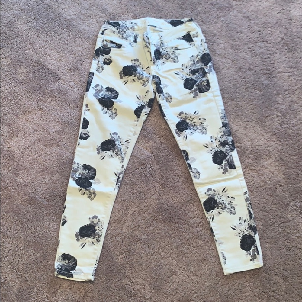 Designed Jeans - White and Black Floral